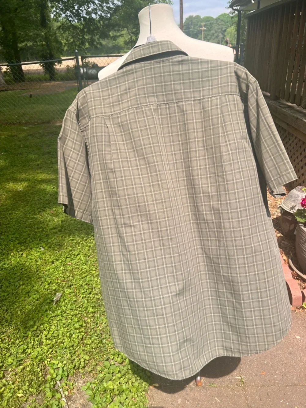 Van Heusen Olive Green Plaid Short-Sleeve Button-Down Shirt